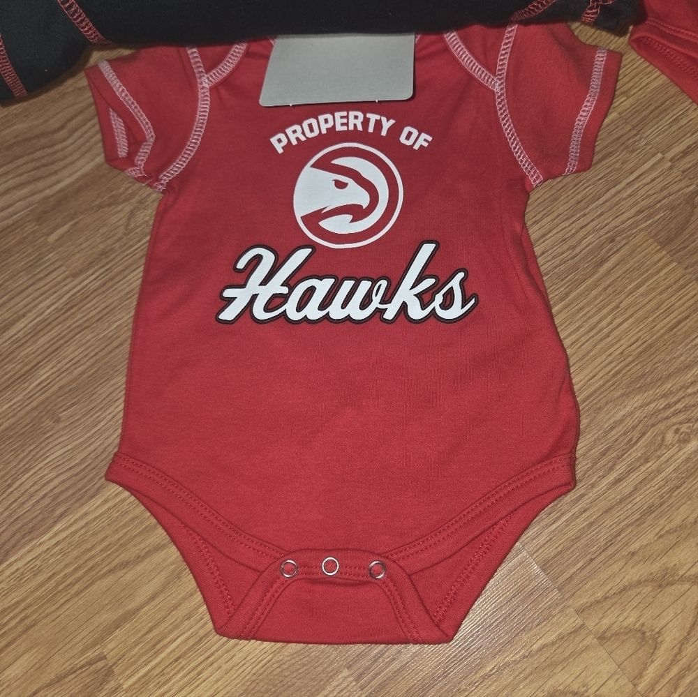 NBA Atlanta Hawks Baby Fan Bodysuit 3pc NWT 6-9M Cotton Basketball - Picture 3 of 5
